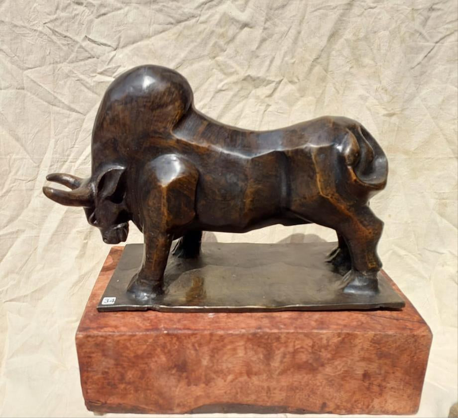 Bull' animals Brass, Metal sculpture by artist Rohan Sonavane, 10x14 inch, on brass, metal