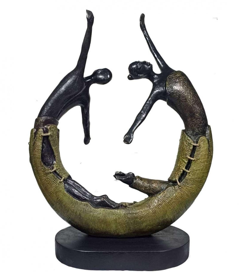 Knot Of Love' figurative Bronze sculpture by artist Subrata Paul, 27x21 inch, on bronze