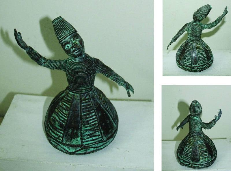 Figurative sculpture titled 'Devotion', 8x8x5 inches, by artist Tanzeem Baredia on Brass