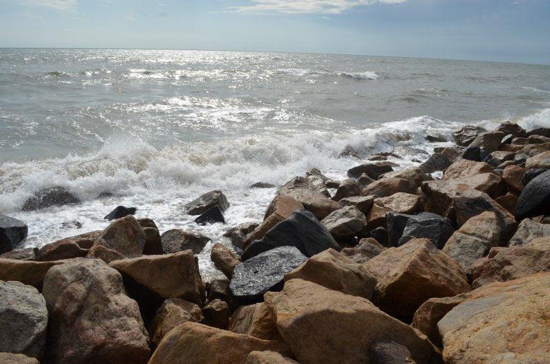 Seascape photography titled 'Waves', 11x17 inches, by artist Naveen Palanivelu on